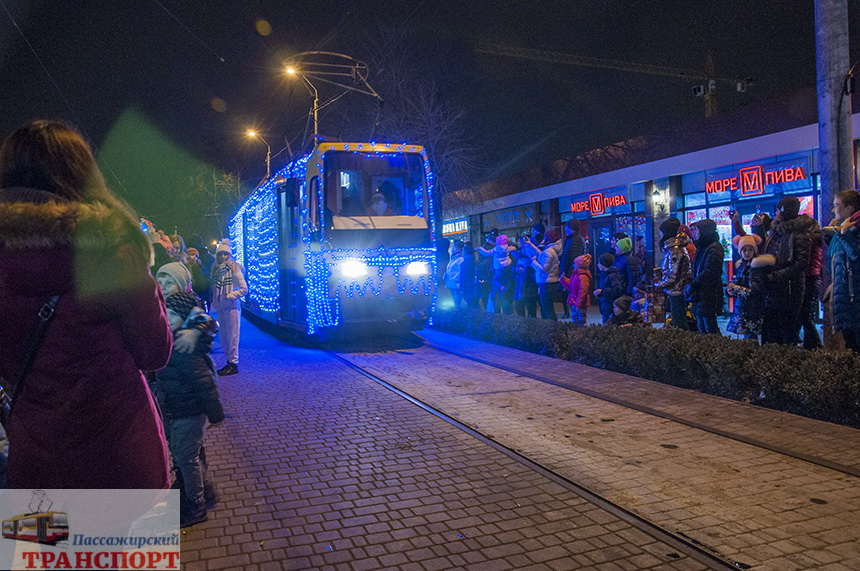 Парад рождественских трамваев в Одессе: смотри, как это красиво фото