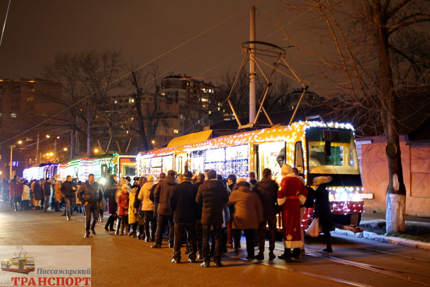 Парад рождественских трамваев в Одессе: смотри, как это красиво фото 2