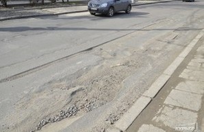 Самые убитые одесские дороги обещают отремонтировать до 1 мая
