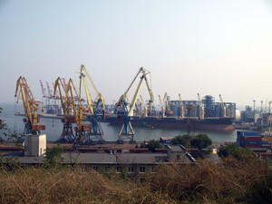 Одесские порты забрали почти три четверти всех зерновых грузов Украины