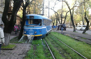 Одесские трамваи сходят с рельсов (ФОТО)