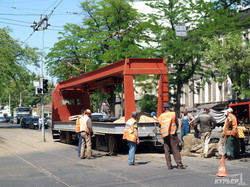 В центре Одессы ремонт трамвайных путей заблокировал оживленный перекресток (ФОТО)