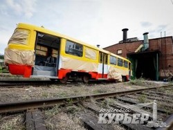 Старые трамваи из Риги красят в цвета одесского флага (ФОТО)