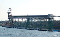 Как работает крупнейший порт Украины: фотоподробности с капитанского мостика
