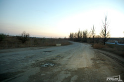 Как депутат облсовета от "Оппоблока" ремонтирует дороги в Одесской области: ямы, колдобины и лужи (ФОТО)