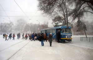 Некоторые трамвайные маршруты Одессы не работают из-за снега