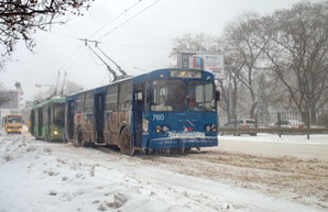 Одесский транспорт понемногу начинает работать