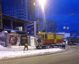 Одесские трамваи борются со снегом: запускают маршруты и пытаются чистить Аркадию (ФОТО)