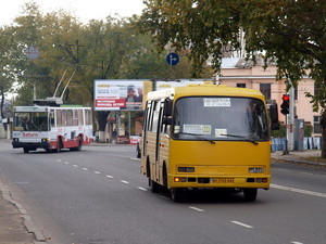 Одесская мэрия, несмотря на декларации о реформе транспорта, лоббирует маленькие маршрутки