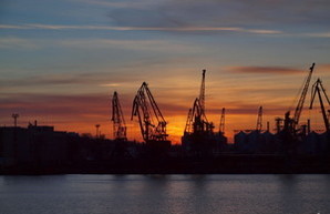 Грузовики в Одесский порт теперь могут заехать только с Объездной дороги