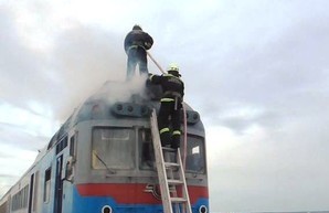 Сгорел еще один старый дизель-поезд Одесской железной дороги (ФОТО. ВИДЕО)