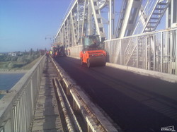 Одесская железная дорога ремонтирует стратегически важный мост через устье Днестровского лимана (ФОТО)