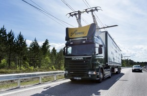 В Швеции испытывают трассу для электрогрузовиков
