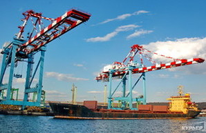 Порт Южный за полгода переработал более 20 миллионов тонн грузов