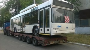 В Мариуполь привезли первый троллейбус, купленный за средства Евросоюза