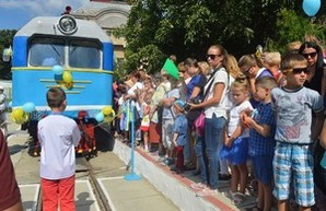В Ужгороде запустили детскую железную дорогу (ФОТО)