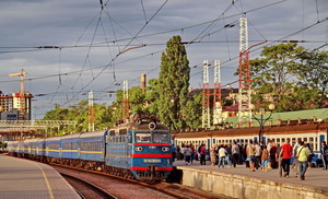 Поезд Одесса - Харьков у Порошенко просят сделать круглогодичном