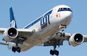 Польская авиакомпания LOT увеличила количество рейсов из Варшавы в Харьков