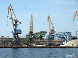 Как Омелян на буксире по Ильичевскому порту катался (ФОТО)