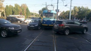 За один день аварии трижды блокировали движение трамваев в Одессе