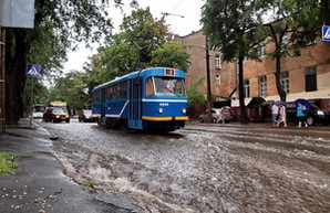Дождь остановил маршруты одесских трамваев