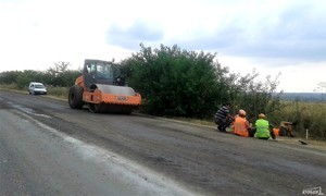 "Укравтодор" обещает к началу зимы отремонтировать около 500 километров дорог