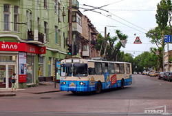 В Одессе отремонтировали еще один троллейбус (ФОТО)