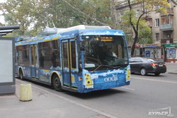 Одесские транспортники за два дня восстановили движение трамваев и троллейбусов (ФОТО)