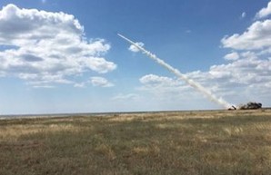 Украина начала учения: самолеты огибают воздушное пространство над Черным морем