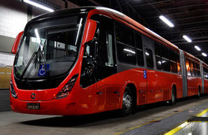 30-метровый автобус в Бразилии перевозит более 300 пассажиров