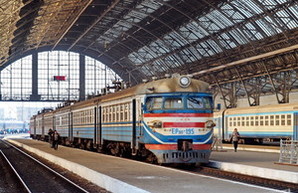 "Укрзализныця" будет продавать билеты на поезда в кредит