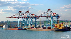 Порт "Южный" снизил темпы перевалки грузов