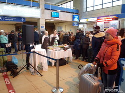 В Одессе проводили миллионного воздушного пассажира в этом году (ФОТО)