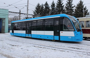 В Виннице представили самый короткий низкопольный трамвай VinWay (ФОТО)
