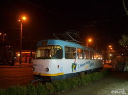 По Одессе уже ездят новогодние трамваи и троллейбусы (ФОТО)