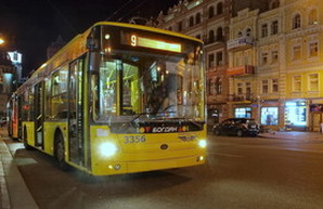 Киев вводит ночные маршруты троллейбусов от центра и вокзала в спальные район