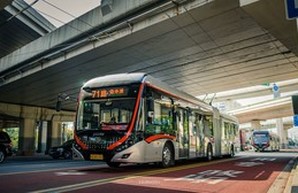 В Шанхае запустят трамвай на магистральной дороге и запретят проезд автомобилям