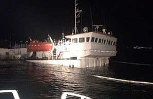 В Турции затонуло судно, которое должны были продать за долги перед украинскими моряками