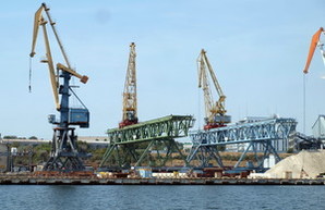 Порт Черноморска судится с частным стивидором