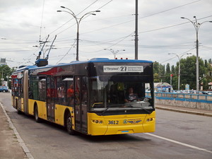 В Киеве изменены маршруты электротранспорта из-за обрушения моста