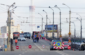 На аварийный Шулявский путепровод вновь запустили общественный транспорт