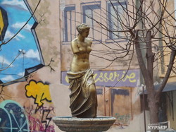 В центре Одессы можно увидеть миниатюрную Венеру Милосскую (ФОТО)