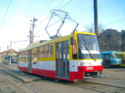 Очередной новый одесский трамвай выходит на линию вокруг центра города