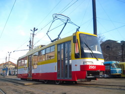 Очередной новый одесский трамвай выходит на линию вокруг центра города