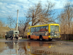 В Одесской области некоторые дороги похожи на танкодром (ФОТО)