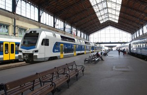 Венгрия закупает 40 двухэтажных поездов у швейцарского "Штадлера"
