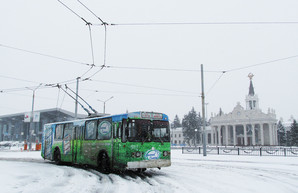 Апрельская непогода мешает работать аэропортам Харькова и Запорожья