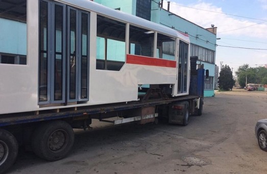 В Запорожье собирают трамваи по одесскому образцу: первый почти готов (ФОТО)