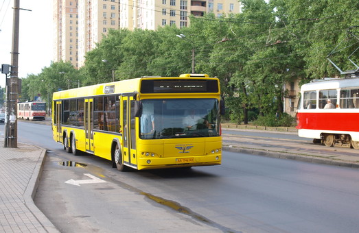 В городском транспорте Киева повышается на 1 гривну стоимость проезда