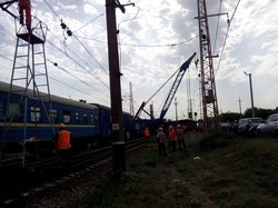 Сход с рельс грузового поезда под Днепром стал причиной задержки пассажирских поездов (ФОТО)